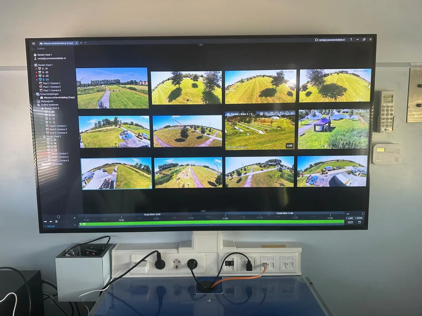 Negen camerabeelden van het terrein tegelijk op een scherm in de meldpost